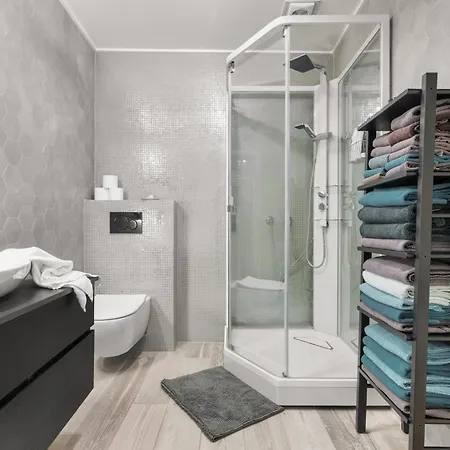 Historic Townhouse I With Rooftop & Free Parking Lägenhet *