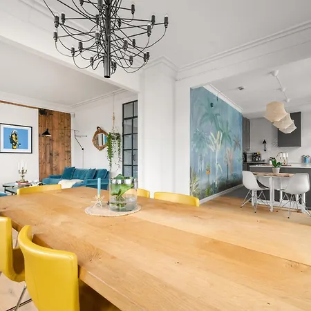 Historic Townhouse I With Rooftop & Free Parking Lägenhet *
