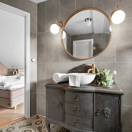Historic Townhouse I With Rooftop & Free Parking Lägenhet *