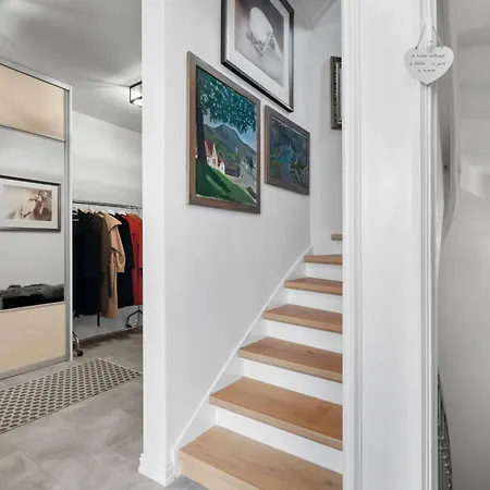 Historic Townhouse I With Rooftop & Free Parking Bergen