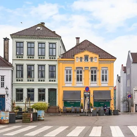 Historic Townhouse I With Rooftop & Free Parking Bergen