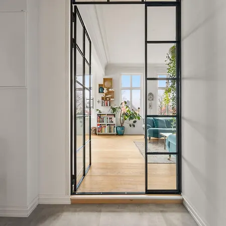 Historic Townhouse I With Rooftop & Free Parking Apartment