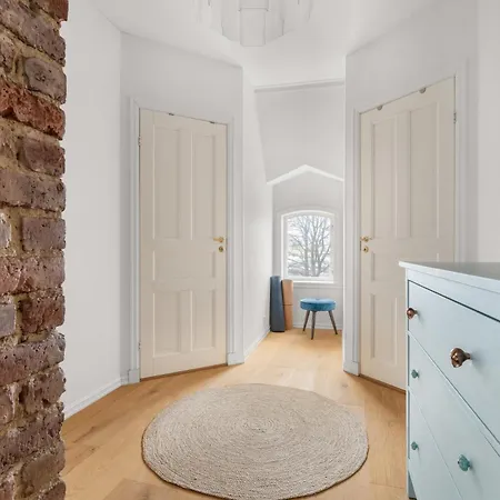 Historic Townhouse I With Rooftop & Free Parking Lägenhet *