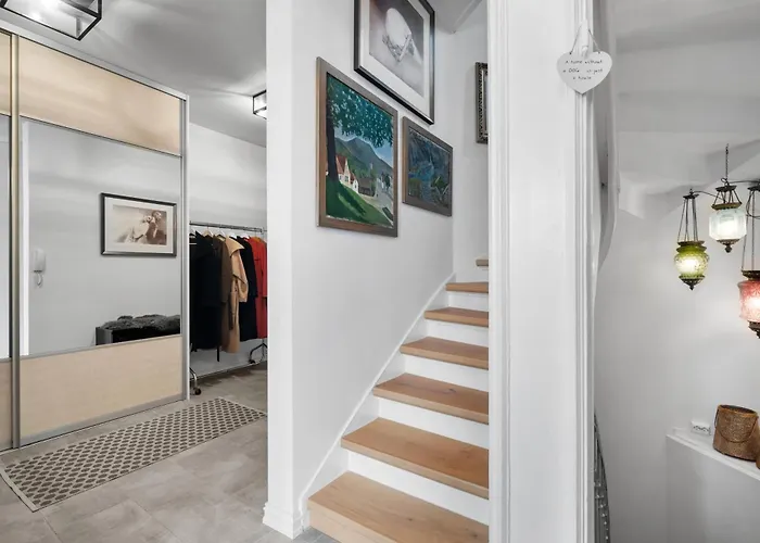 Historic Townhouse I With Rooftop & Free Parking Bergen