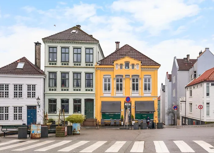 Historic Townhouse I With Rooftop & Free Parking 베르겐