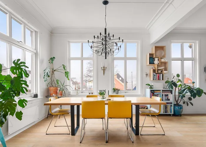 Historic Townhouse I With Rooftop & Free Parking * 베르겐