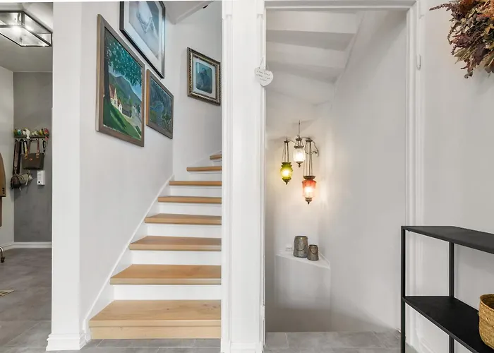 Historic Townhouse I With Rooftop & Free Parking