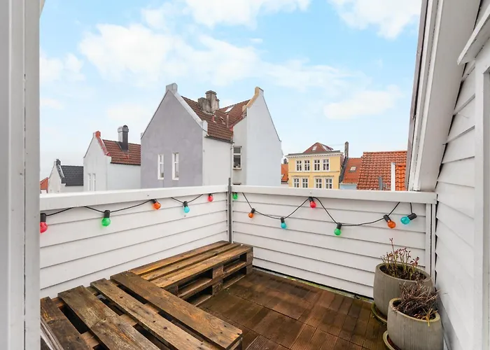 Lägenhet Historic Townhouse I With Rooftop & Free Parking Bergen