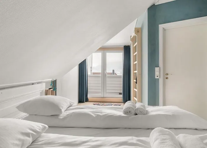 아파트 Historic Townhouse I With Rooftop & Free Parking 베르겐