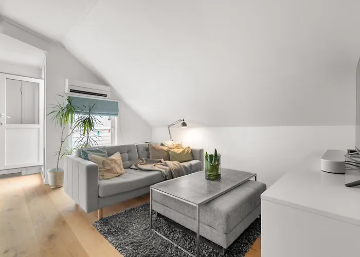 Historic Townhouse I With Rooftop & Free Parking *