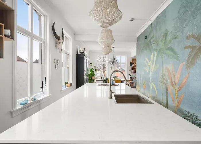 아파트 Historic Townhouse I With Rooftop & Free Parking