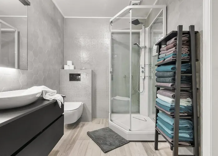 Historic Townhouse I With Rooftop & Free Parking Lägenhet *