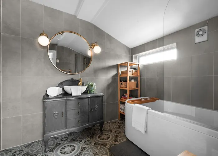 Historic Townhouse I With Rooftop & Free Parking * Bergen