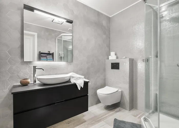 Historic Townhouse I With Rooftop & Free Parking 아파트 *