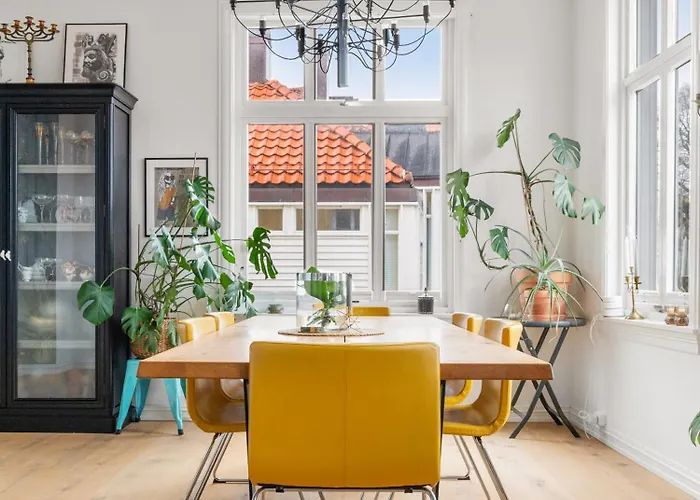 Historic Townhouse I With Rooftop & Free Parking 베르겐