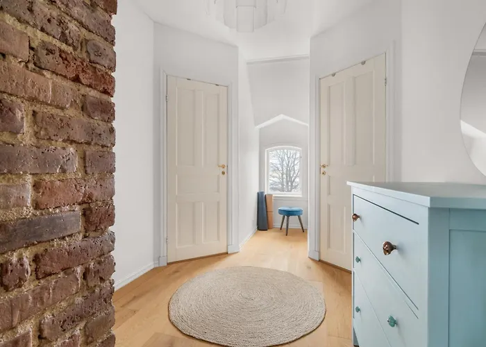 Historic Townhouse I With Rooftop & Free Parking Apartment *