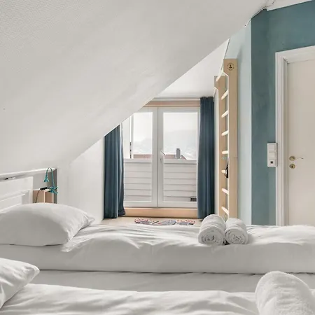 Leilighet Historic Townhouse I With Rooftop & Free Parking Bergen