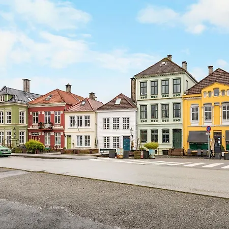 Historic Townhouse I With Rooftop & Free Parking Bergen