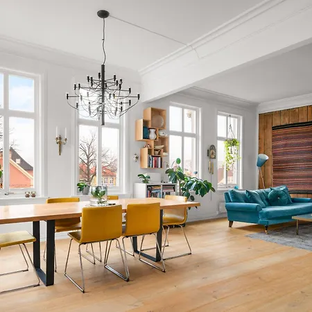 Leilighet Historic Townhouse I With Rooftop & Free Parking *