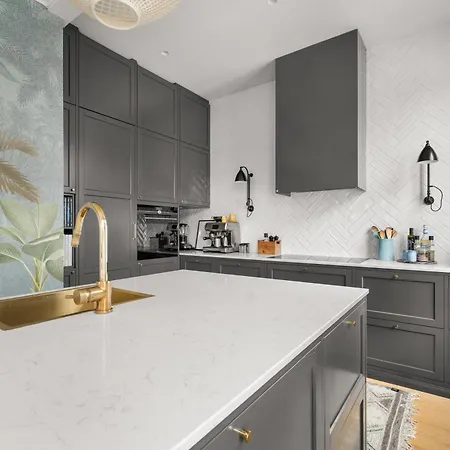 Leilighet Historic Townhouse I With Rooftop & Free Parking