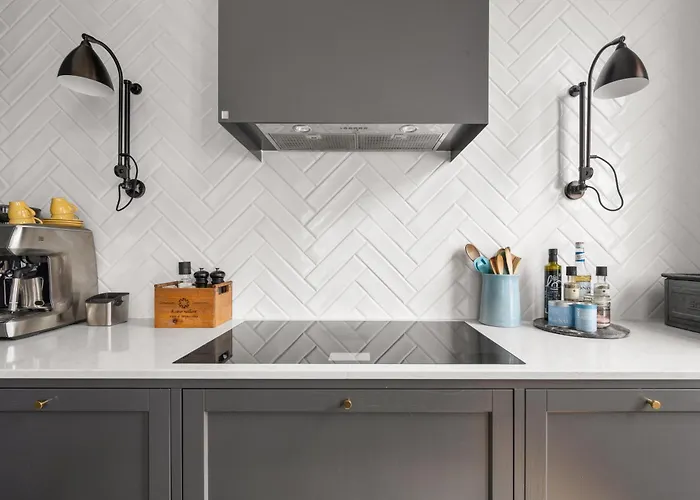 Historic Townhouse I With Rooftop & Free Parking *