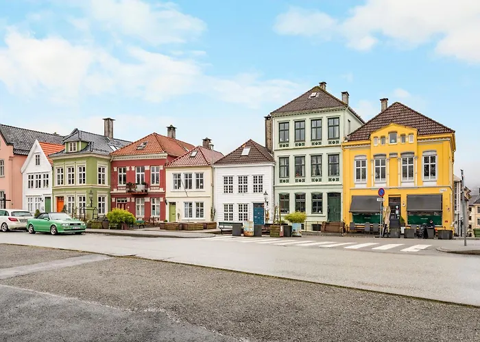 Historic Townhouse I With Rooftop & Free Parking Bergen