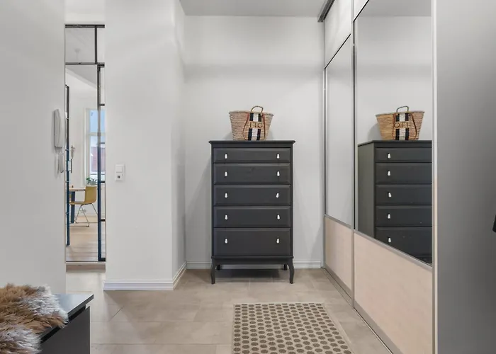 Historic Townhouse I With Rooftop & Free Parking *