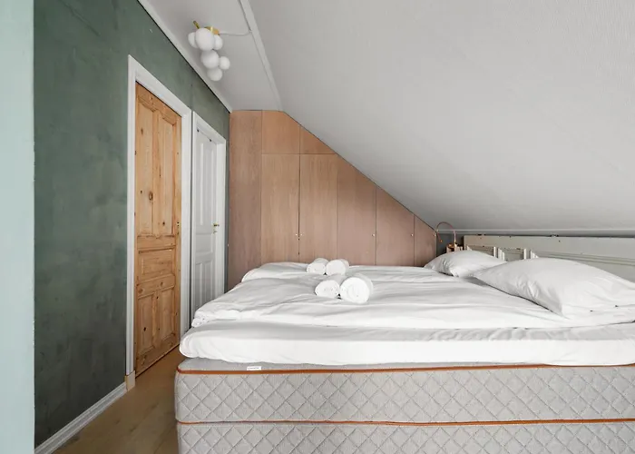 Historic Townhouse I With Rooftop & Free Parking *